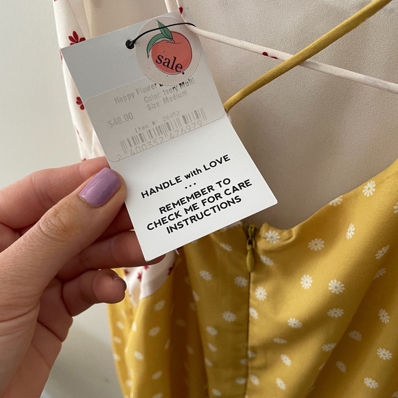 🌞NWT Molly Green Floral Dress - Picture 2 of 3